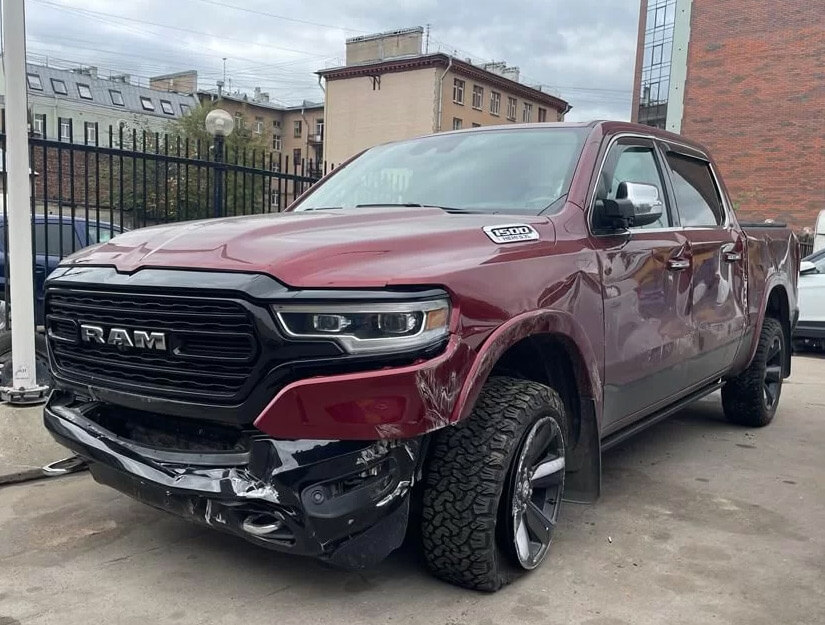 Dodge Ram 5.7 AT, 2021, битый, 17 442 км